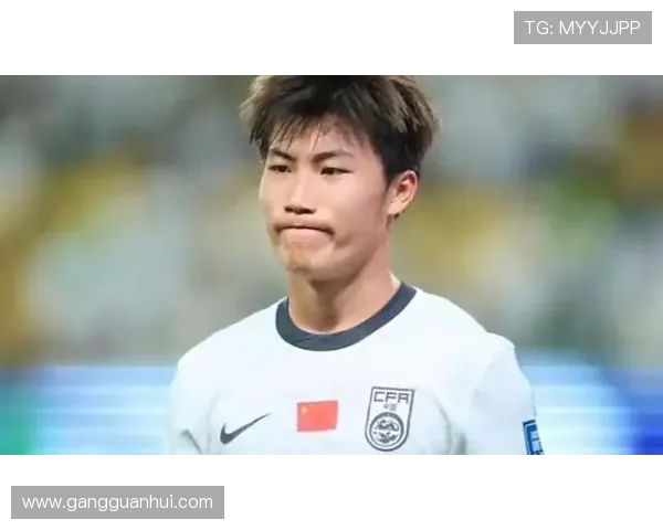 谢文能拼尽全力至呕吐不舍离场 王钰栋小腿抽筋艰难坚持比赛 谢文能拼尽全力至呕吐不舍离场 王钰栋小腿抽筋艰难坚持比赛