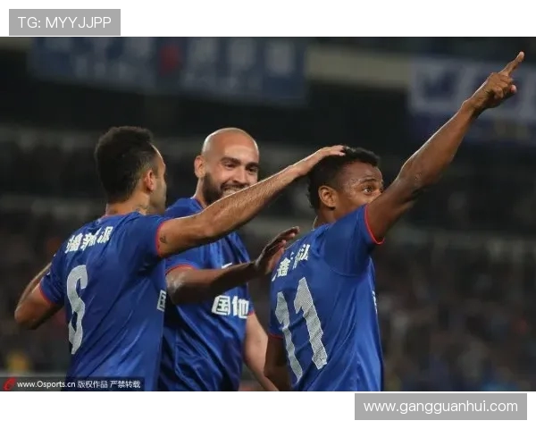 德国半场2-0领先卢森堡，客队后卫染红送点